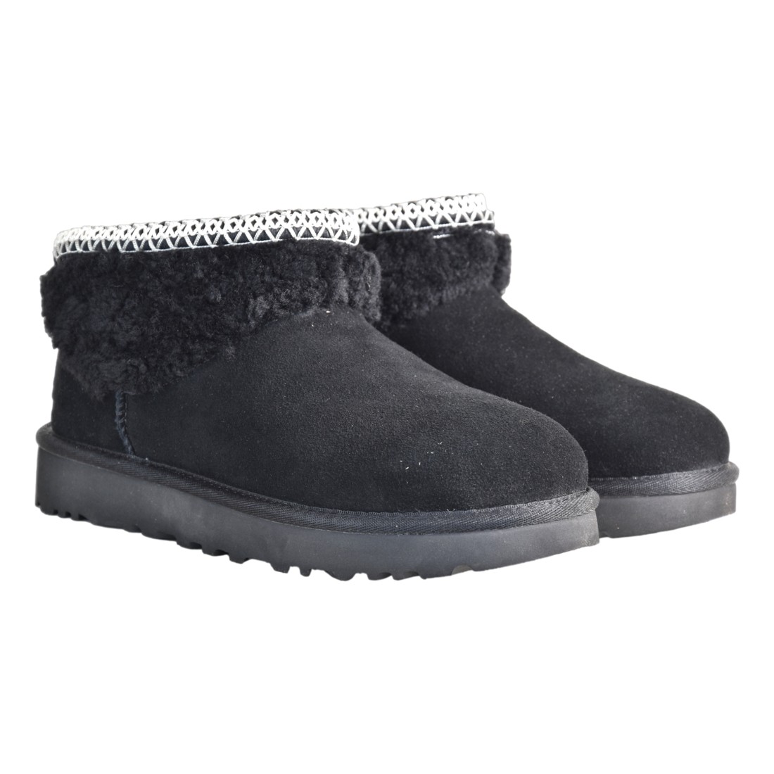 W CLASSIC ULTRA MINI MAXI CURLY UGG 1158263 BLK