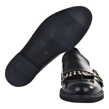 MOCASSINO CON FRANGIA + BORCHIE LA PARIGINA 304BOR NERO