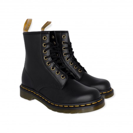 POLACCO 8 EYELET FELIX RUB OFF DR. MARTENS VEGAN1460 BLACK