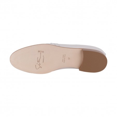 MOCASSINO IN VITELLO CON ACCESSORIO CATENA SITON 8173 BURRO