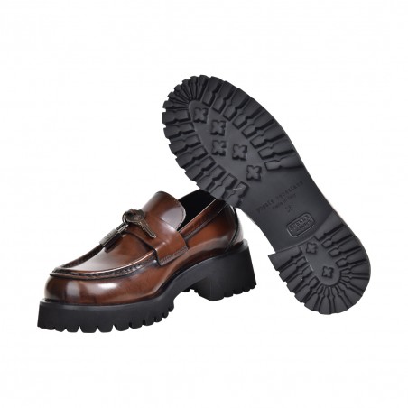 MOCASSINO ABRASIVATO CON LUCCHETTO POESIE VENEZIANE JMC61 COGNAC